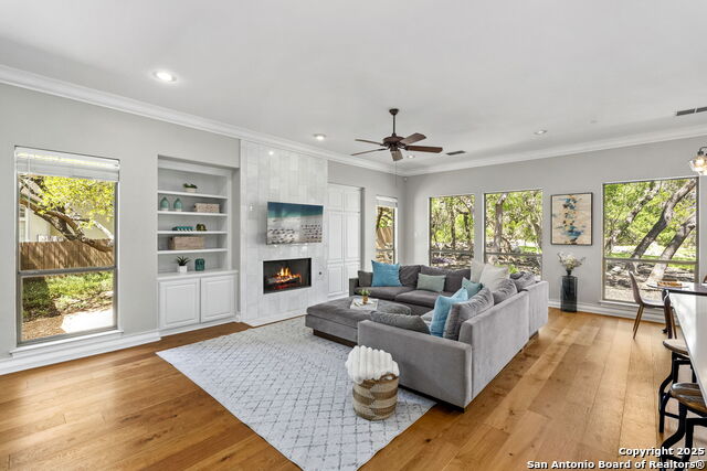 Listing photo id 9 for 915 Foxton