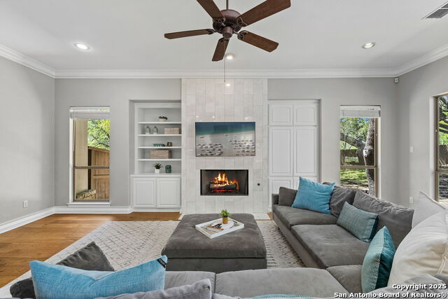 Listing photo id 10 for 915 Foxton