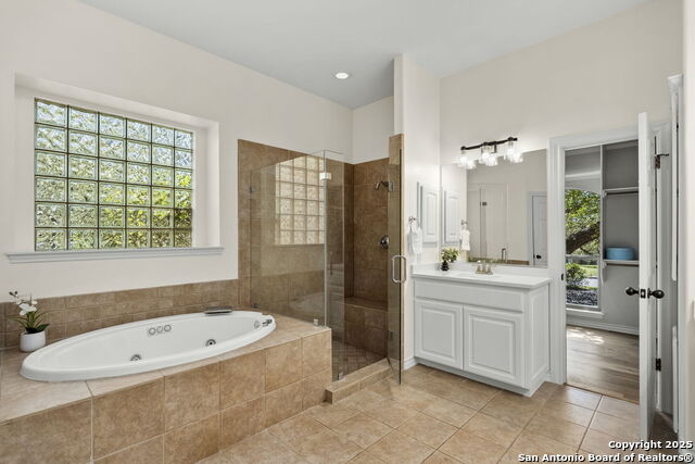 Listing photo id 16 for 915 Foxton