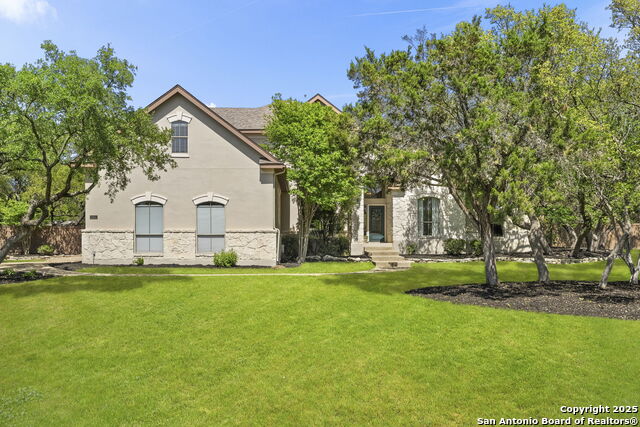 Listing photo id 0 for 915 Foxton