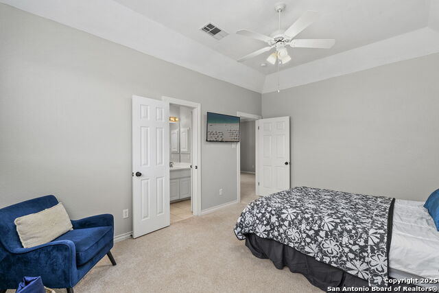 Listing photo id 23 for 915 Foxton