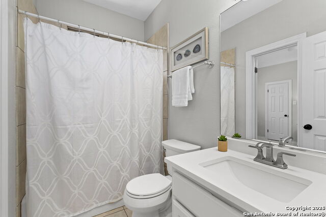 Listing photo id 27 for 915 Foxton