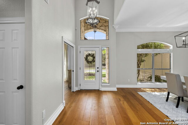 Listing photo id 1 for 915 Foxton