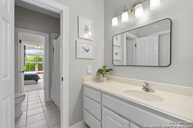 Listing photo id 28 for 915 Foxton
