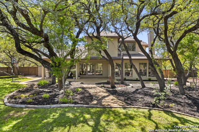 Listing photo id 36 for 915 Foxton