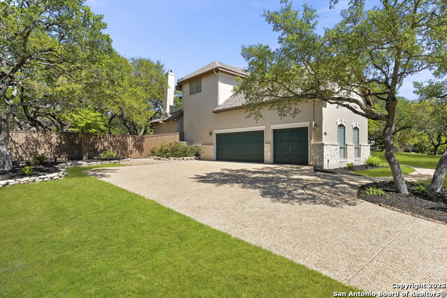 Listing photo id 39 for 915 Foxton