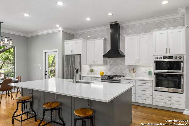 Listing photo id 5 for 915 Foxton