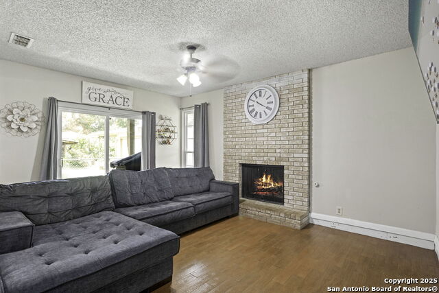 Listing photo id 9 for 7415 Pipers Ln