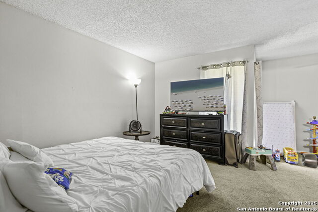 Listing photo id 12 for 7415 Pipers Ln