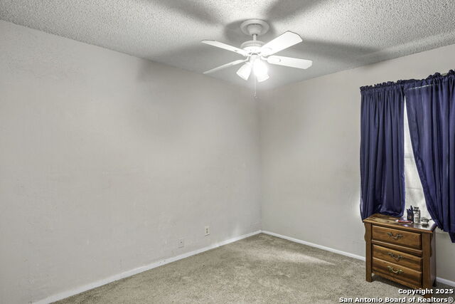 Listing photo id 18 for 7415 Pipers Ln