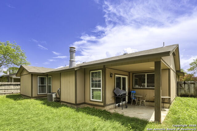 Listing photo id 21 for 7415 Pipers Ln