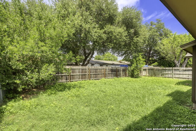Listing photo id 22 for 7415 Pipers Ln