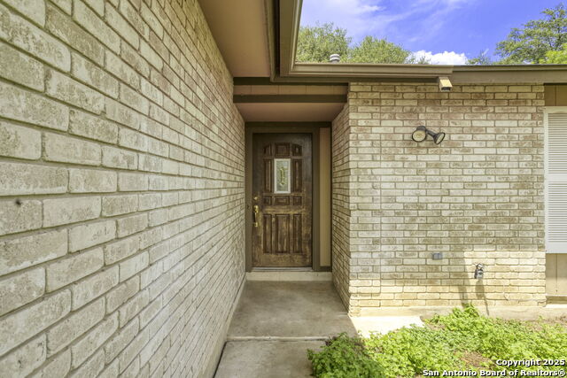 Listing photo id 1 for 7415 Pipers Ln