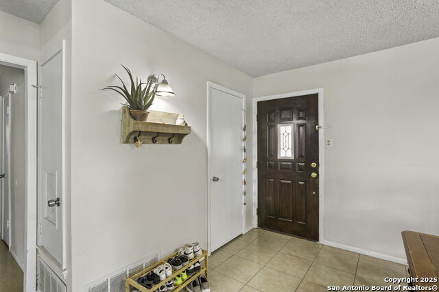 Listing photo id 2 for 7415 Pipers Ln