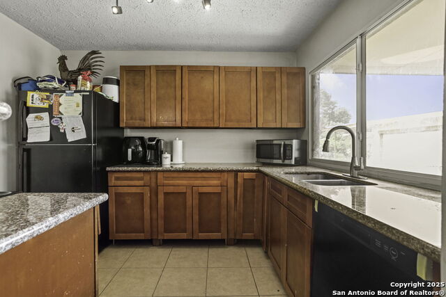 Listing photo id 5 for 7415 Pipers Ln
