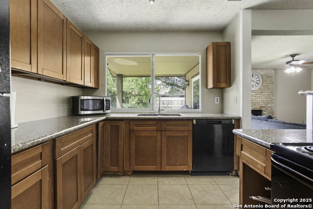 Listing photo id 6 for 7415 Pipers Ln