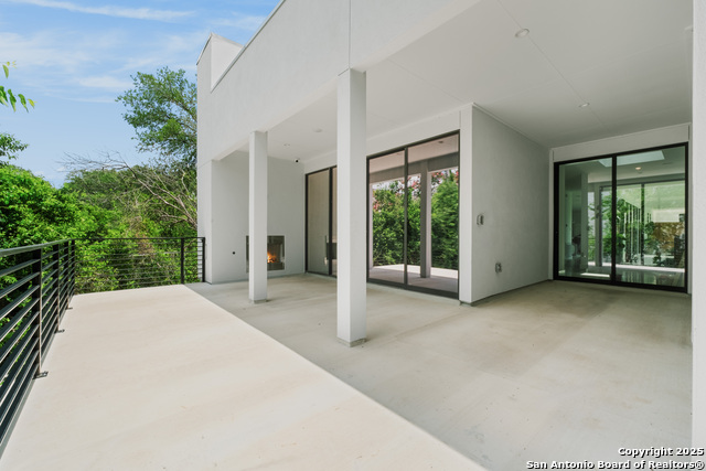 Image 12 of 24 For 8218 Country Lane Court