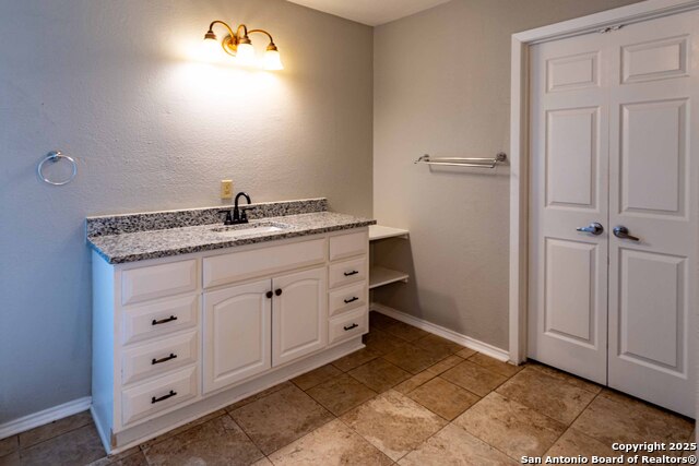 Image 16 of 29 For 121 Dresden Wood Dr