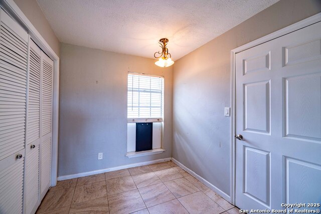 Image 17 of 29 For 121 Dresden Wood Dr