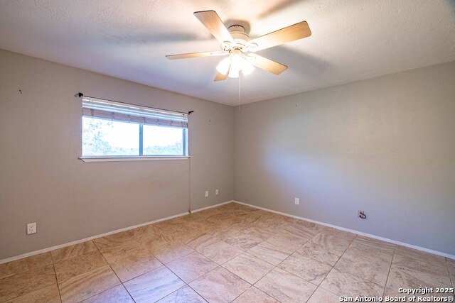 Image 19 of 29 For 121 Dresden Wood Dr