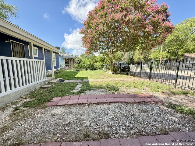 Image 4 of 22 For 230 San Gabriel Ave S