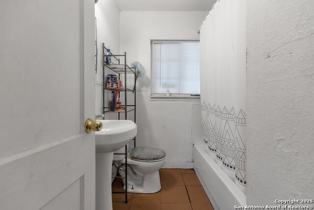 Image 15 of 21 For 446 Blue Bonnet St