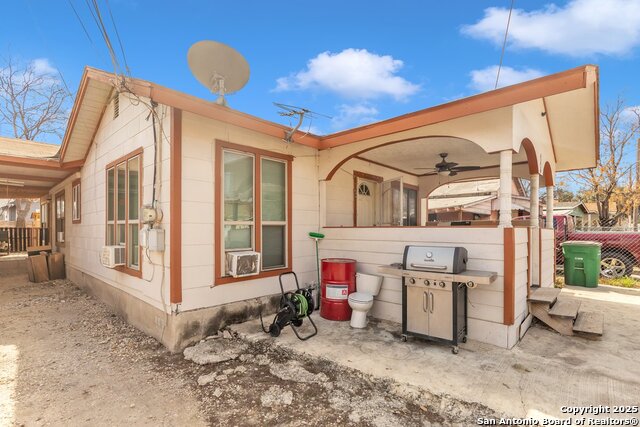 Image 3 of 21 For 446 Blue Bonnet St