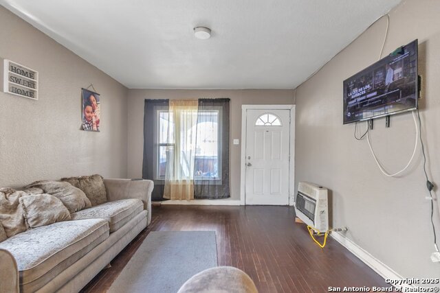 Image 4 of 21 For 446 Blue Bonnet St