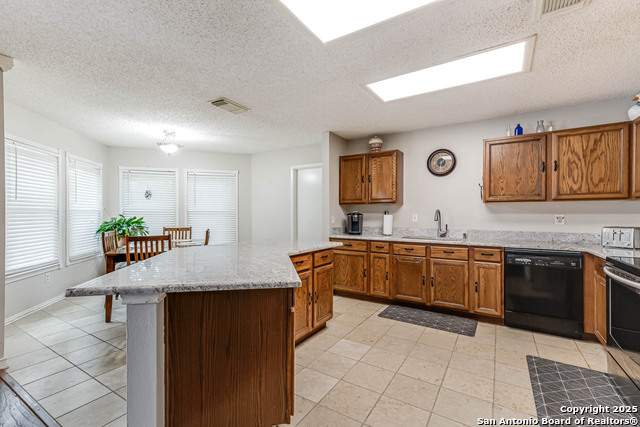 Image 10 of 32 For 15703 Lomita Creek