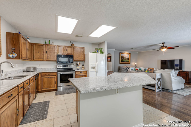 Image 13 of 32 For 15703 Lomita Creek