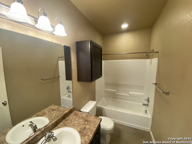 Image 10 of 31 For 224 Anne Louise Dr A