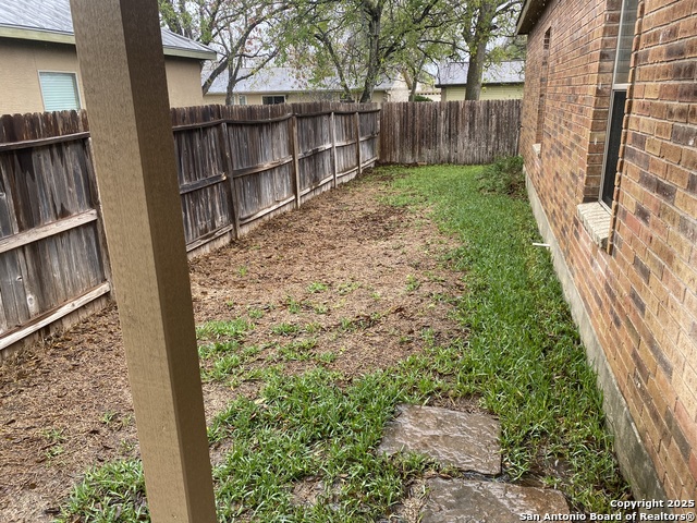 Image 17 of 31 For 224 Anne Louise Dr A