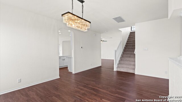 Image 4 of 19 For 380 Apricot Dr