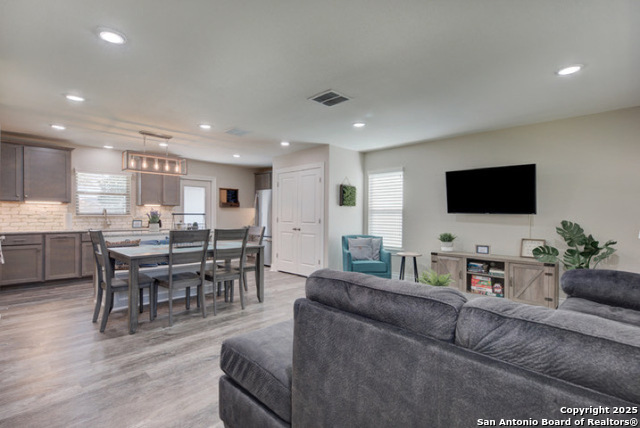 Image 11 of 11 For 1482 Eastview