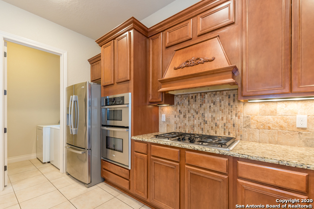 Image 26 of 63 For 13822 Oakview Cove