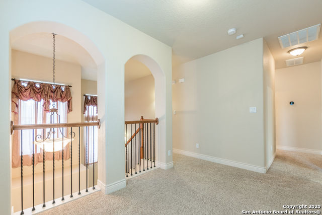 Image 33 of 63 For 13822 Oakview Cove