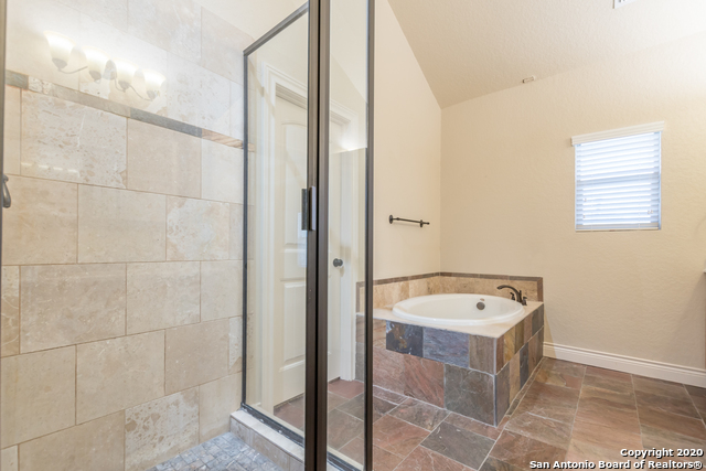 Image 44 of 63 For 13822 Oakview Cove