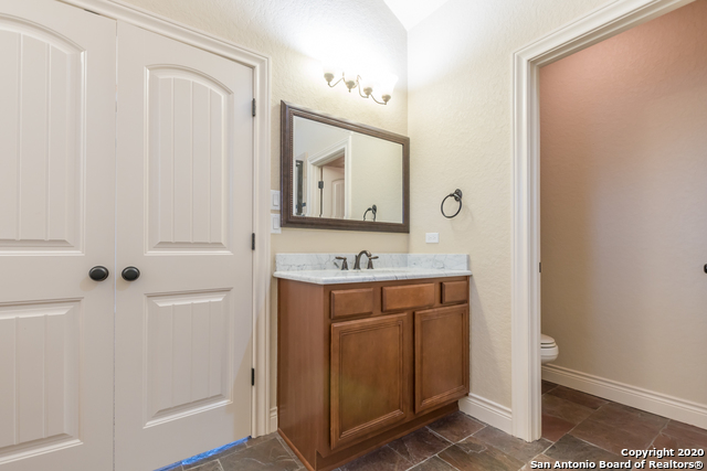 Image 45 of 63 For 13822 Oakview Cove