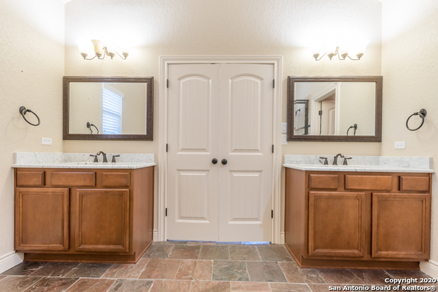 Image 46 of 63 For 13822 Oakview Cove