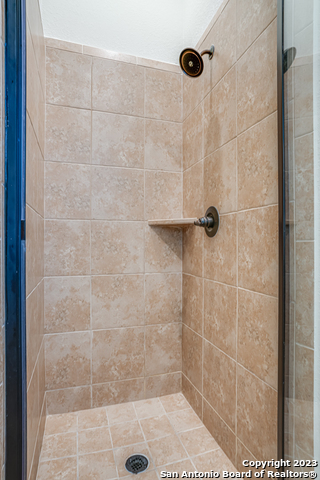 Image 37 of 72 For 531 Lilly Bluff