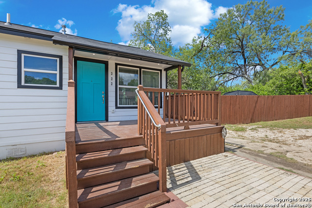 Image 15 of 35 For 322 Glamis Ave