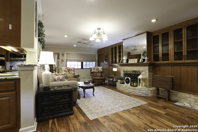 Image 14 of 45 For 3727 Hundred Oaks