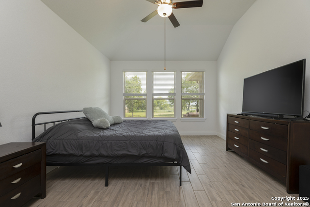 Listing photo id 12 for 9307 Madler
