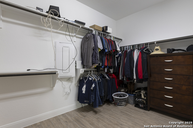 Listing photo id 18 for 9307 Madler