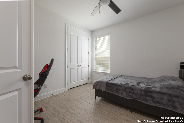 Listing photo id 19 for 9307 Madler