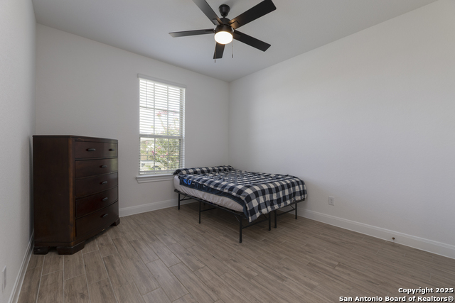 Listing photo id 20 for 9307 Madler