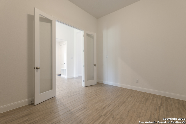 Listing photo id 22 for 9307 Madler