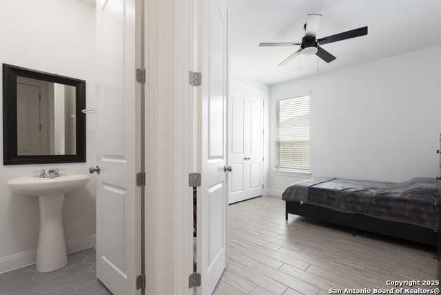 Listing photo id 23 for 9307 Madler