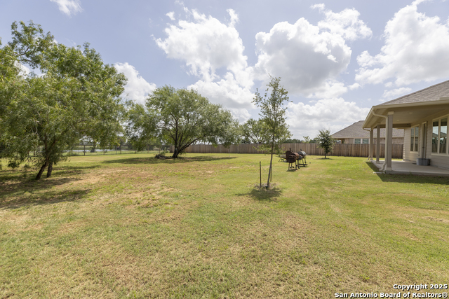Listing photo id 27 for 9307 Madler