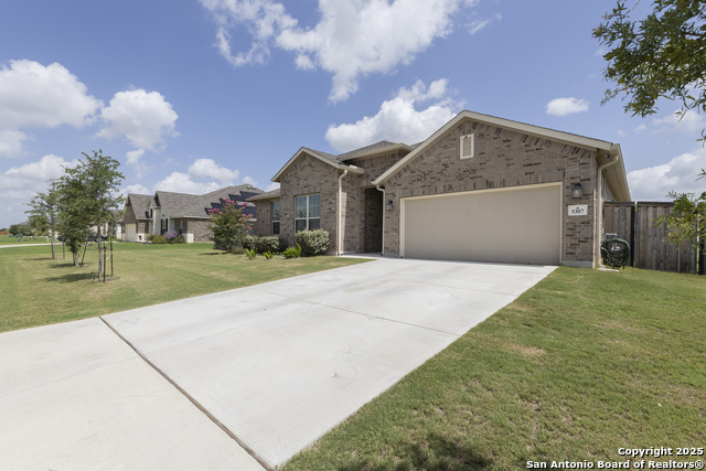 Listing photo id 1 for 9307 Madler